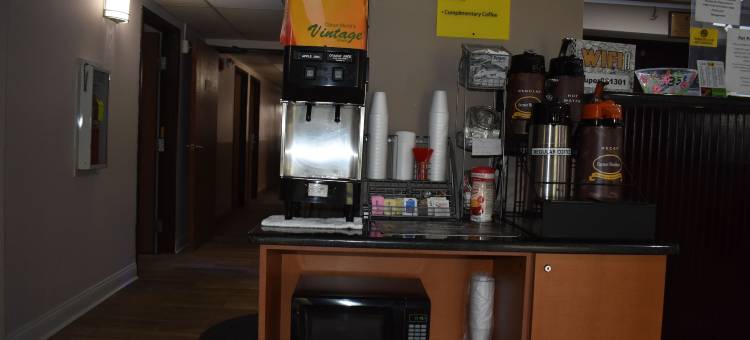 拉瓦尔-坎伯兰地区速8酒店(Super 8 by Wyndham la Vale/Cumberland Area)图片