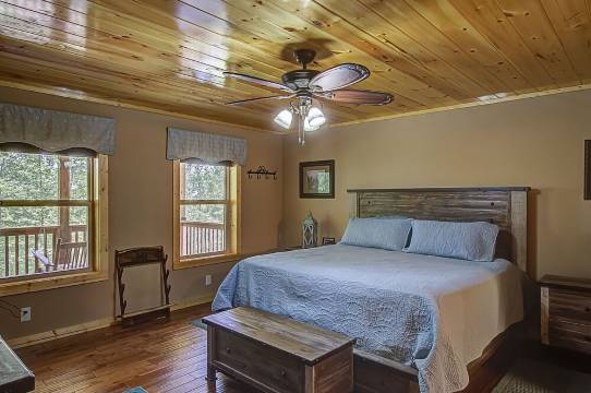 Huckleberry Hill--A private 15+ acre Smoky Mountain retreat, PRIME LOCATION!