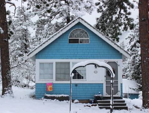 2BR Mountain Cabin - with Hot out the oven Baked Breakfast each morning!!