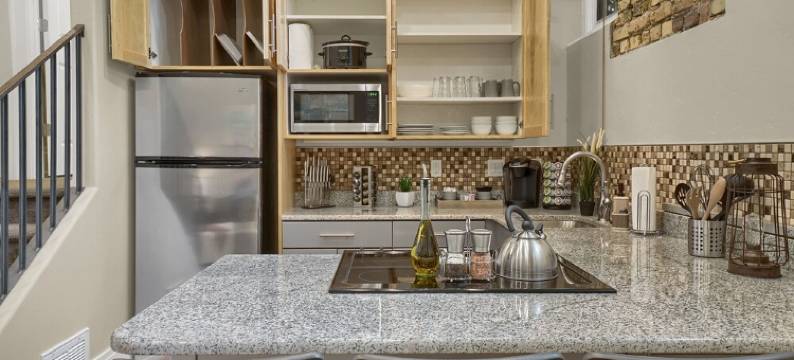 King Bed ★ Work Remote ★BYU ★ W/D ★ Desk图片