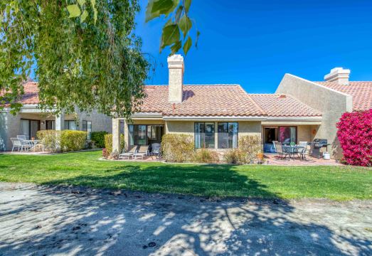 Elegant Oasis with Fireplace and Golf Course View - Charming Retreat Hotel Overview