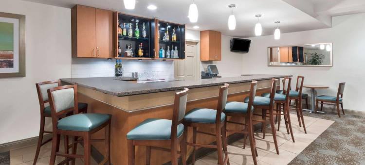 康福特套房巴吞鲁日南部I-10(Comfort Suites Baton Rouge South I-10)图片