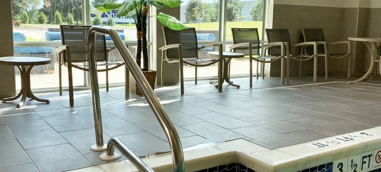 克兰伯里欢朋酒店(Hampton Inn Cranbury)图片