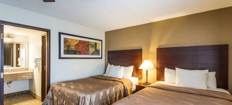 密尔沃基机场品质套房酒店(Quality Suites Milwaukee Airport)图片