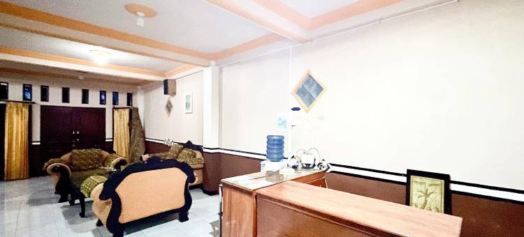 红门酒店@胡尼拉雅布罗莫酒店(RedDoorz @ Hotel Huni Raya Bromo)图片