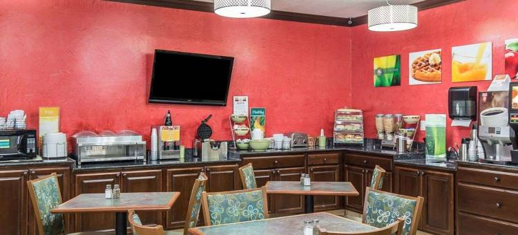 锡达拉皮兹柯林斯路凯艺酒店(Quality Inn at Collins Road - Cedar Rapids)图片