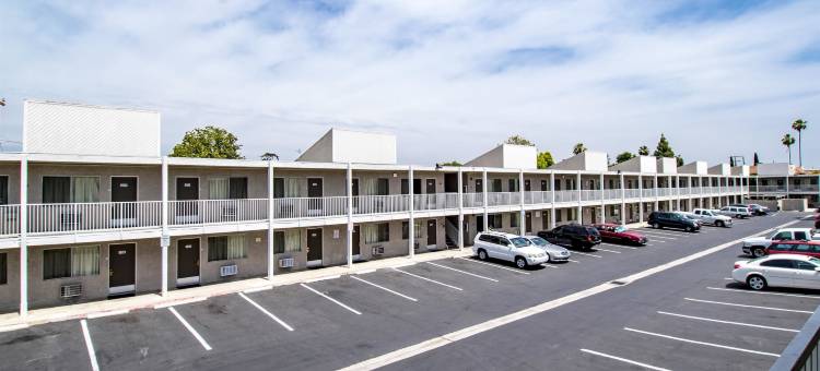 加利福尼亚赛普里斯 6 号开放式客房酒店(Studio 6 Cypress, CA)图片