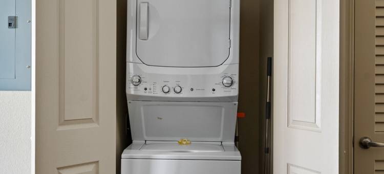 Balcony Views and Thoughtful Design - Cozy Sanctuary图片