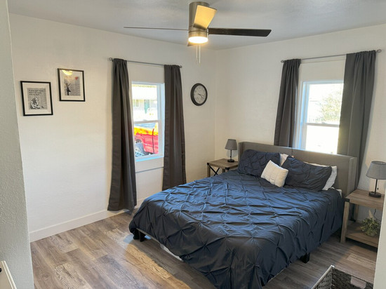 Starry Knight Retreat - spacious 4-bedroom house in charming Ririe with AC, WiFi