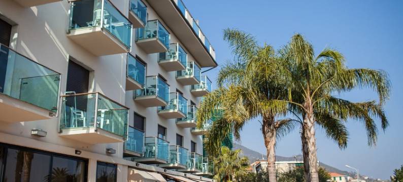 阿里斯顿酒店(Hotel Ariston & Apartments)图片