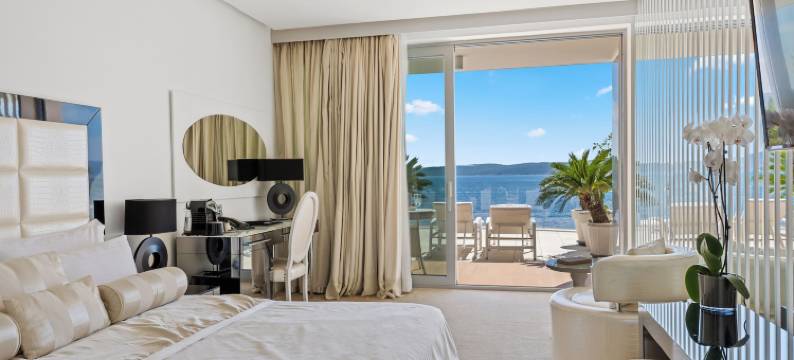 阿玛比利斯豪华酒店(Luxury Hotel Amabilis)图片