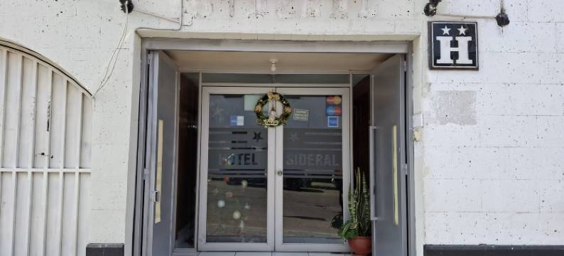 AQP赛德拉尔酒店(Hotel Sideral AQP - Cochera)图片