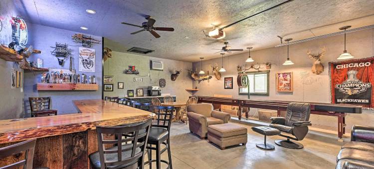 距离Sand Valley 1英里，距离海滩1块的小木屋(Cabin 1 Mi to Sand Valley, 1 Block to Beach)图片