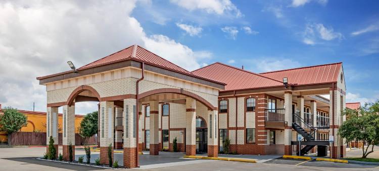 品质酒店及套房新波士顿 - 德克萨卡纳西(Quality Inn & Suites)图片