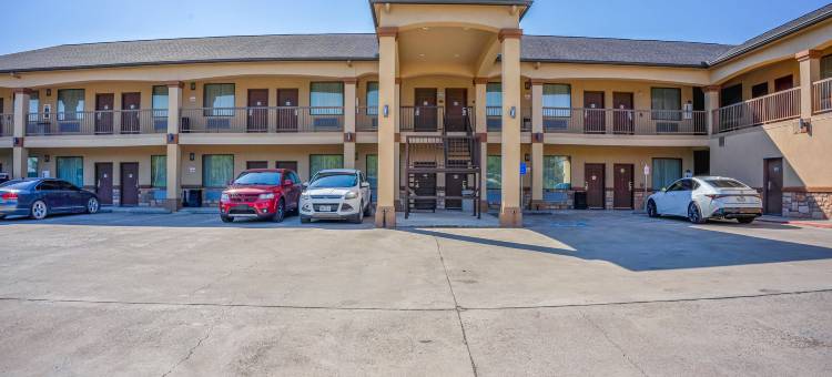 OYO 近沙纳 TX 的莫尔顿旅馆及套房(Moulton Inn &  Suites by OYO Near Shiner TX)图片