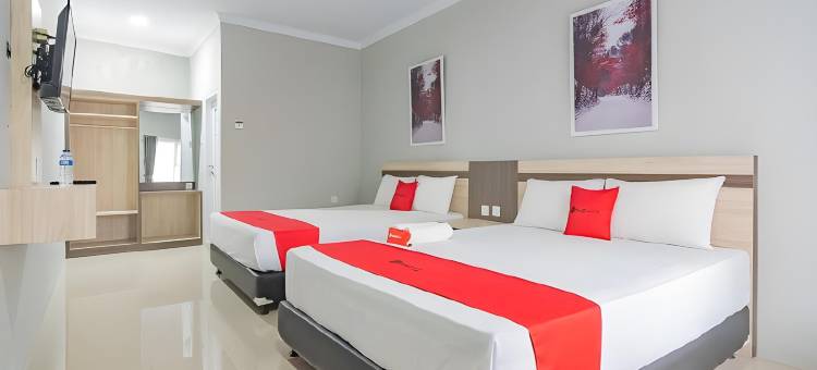 红多兹Plus酒店-加鲁特奥蒂斯塔(RedDoorz Plus @ Otista Garut)图片