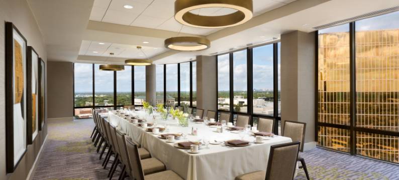 希尔顿逸林酒店达拉斯-坎贝尔中心(DoubleTree by Hilton Dallas-Campbell Centre)图片