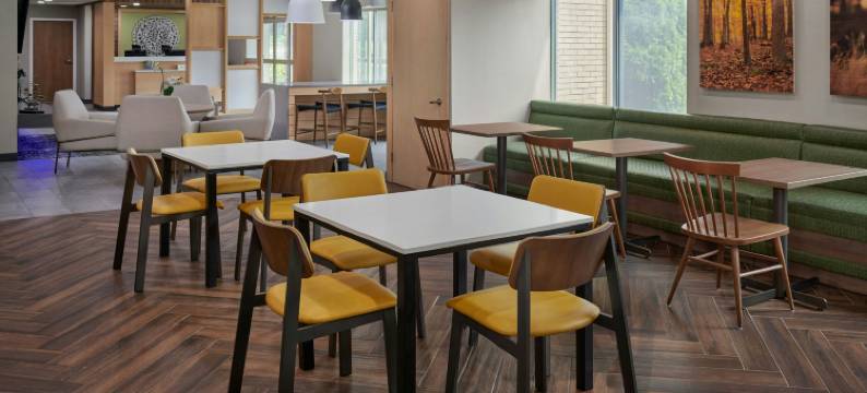 底特律法明顿山万枫酒店(Fairfield Inn & Suites Detroit Farmington Hills)图片