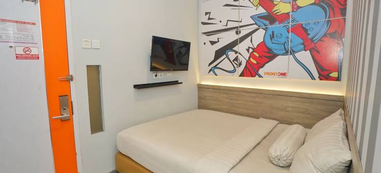 Front One Budget Hotel Tirtonadi Solo图片