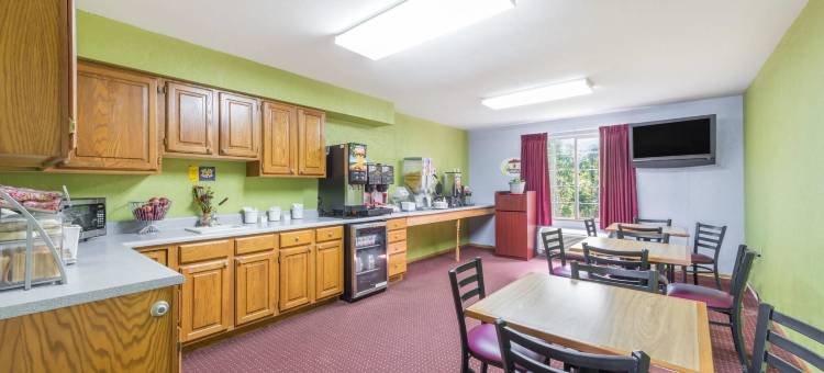 阿肯色市温德姆速8酒店(Super 8 by Wyndham Arkansas City KS)图片