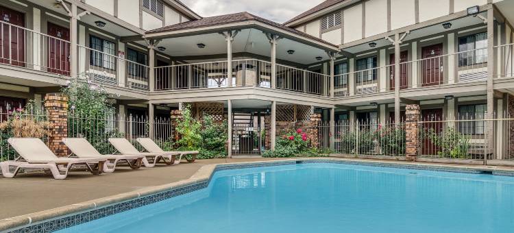 大学城伊克诺旅馆(Econo Lodge University)图片