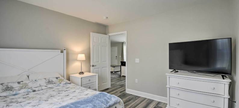 距高尔夫球场3英里：洛里斯家居，带大私人院子！(3 Mi to Golf: Loris Home w/ Big Private Yard!)图片