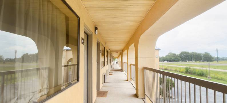 布莱斯维尔I55 Capital O 鹿田客栈(Deerfield Inn by Capital O Blytheville AR I55)图片