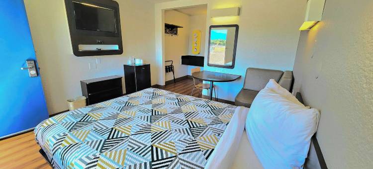 棕榈沙漠6号汽车旅馆- 棕榈泉区(Motel 6 Palm Desert, CA - Palm Springs Area)图片