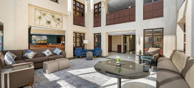 印第安纳波利斯北金字塔贝斯特韦斯特优质酒店(Best Western Plus Indianapolis North at Pyramids)图片