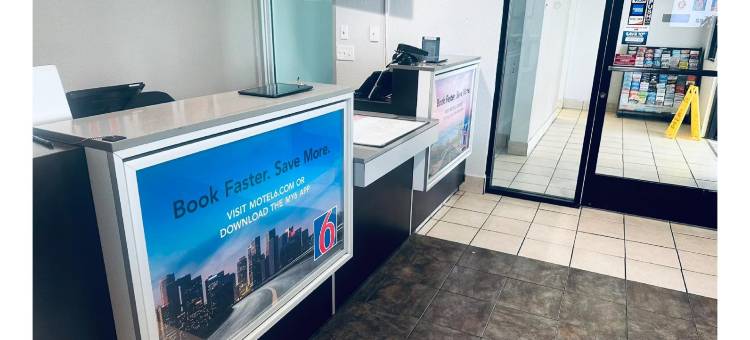本图拉6号汽车旅馆(Motel 6 Ventura, CA - South)图片