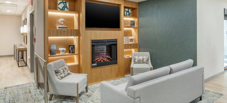 纽瓦克机场福朋喜来登酒店(Four Points by Sheraton Newark Airport)图片