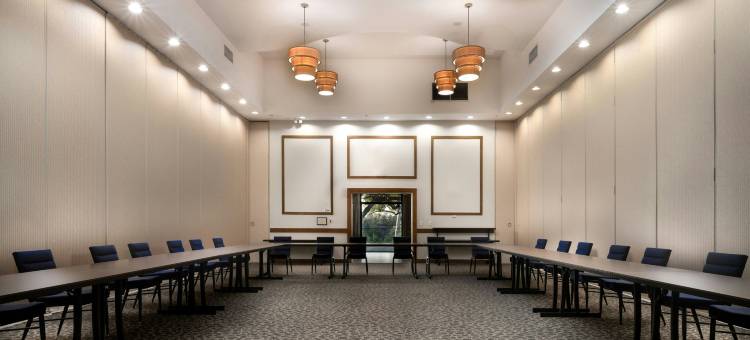 纽布朗费尔斯河村万怡酒店(Courtyard New Braunfels River Village)图片