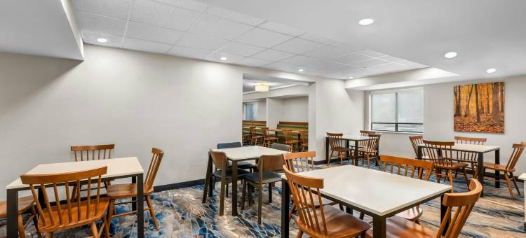 波士顿沃本/伯灵顿万枫酒店(Fairfield Inn Boston Woburn/Burlington)图片