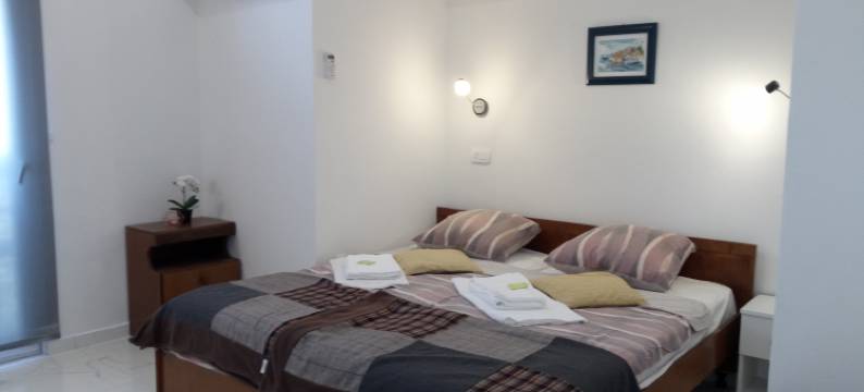 "老村庄的假日房子"("holiday House in Old Village")图片