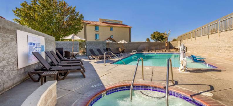 兰开斯特羚羊谷舒适套房酒店(Comfort Inn & Suites Lancaster Antelope Valley)图片