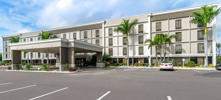 舒适酒店及套房-圣彼得堡-克利尔沃特国际机场(Comfort Inn & Suites St Pete - Clearwater International Airport)图片