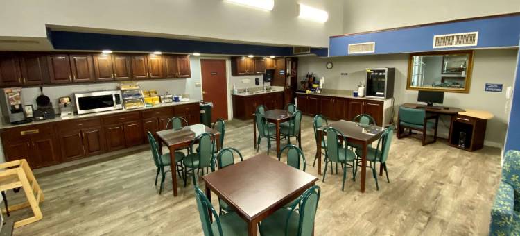 斯旺顿温德姆呗盟酒店(Baymont Inn & Suites by Wyndham Swanton/Toledo Airport)图片