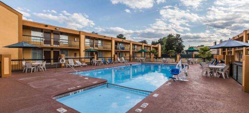 萨凡纳城品质酒店(Quality Inn Midtown)图片