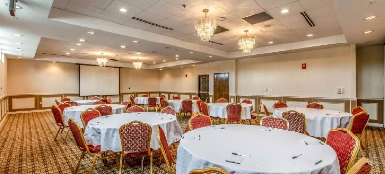 乡村套房酒店(Country Inn & Suites by Radisson, Muskegon, MI)图片