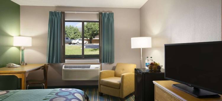 贝茨维尔速8酒店(Super 8 by Wyndham Batesville)图片