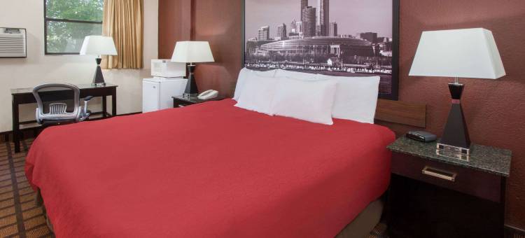 伊利诺伊州芝加哥温德姆速 8 酒店(Super 8 by Wyndham Chicago IL)图片