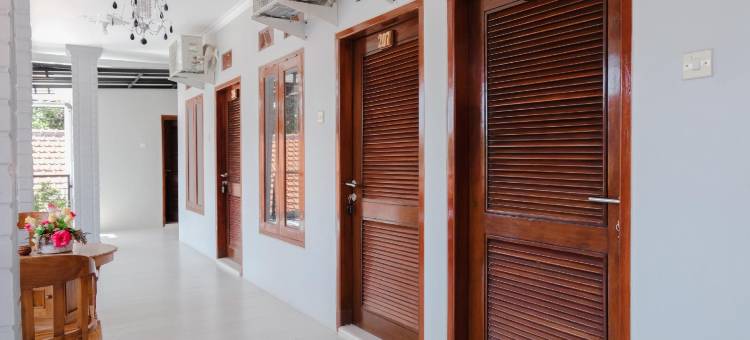 OYO 1566 埃尔雷伊希家庭住宅-沙里亚(OYO 1566 El Reyshi Family Residence Syariah)图片