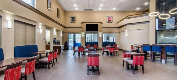 舒适套房酒店威奇托东北(Comfort Inn & Suites Wichita Northeast)图片