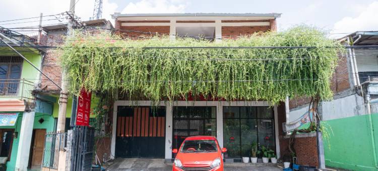 红多兹伊斯兰酒店-谏义里塞洛芒棱(RedDoorz Syariah @ Selomangleng Kediri)图片