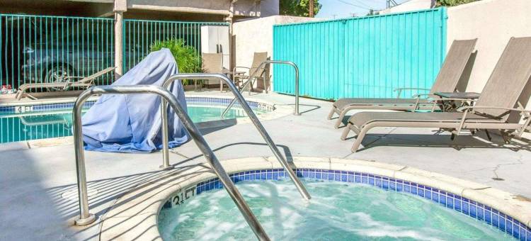 品质酒店-柏本克机场(Quality Inn Burbank Airport)图片