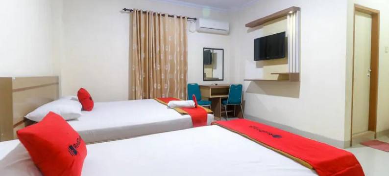 红多兹Plus 酒店-近WTC巴塘哈利商场(RedDoorz Plus Near WTC Batanghari Mall)图片
