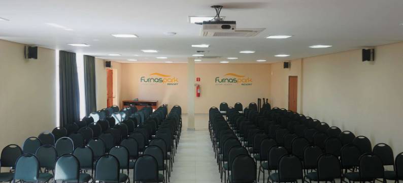 芬纳斯帕克温德姆华美达观光农场(Ramada by Wyndham Furnaspark)图片