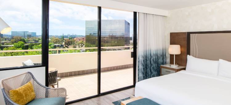 纽波特海滩万丽酒店(Renaissance Newport Beach Hotel)图片