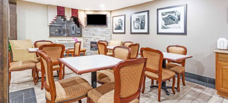 斯特灵海茨-底特律地区速8酒店(Super 8 by Wyndham Sterling Heights/Detroit Area)图片