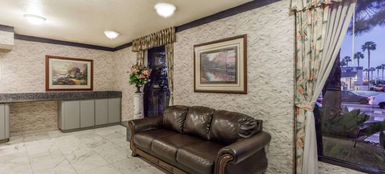 阿纳海姆西戴斯酒店(Days Inn by Wyndham Anaheim West)图片